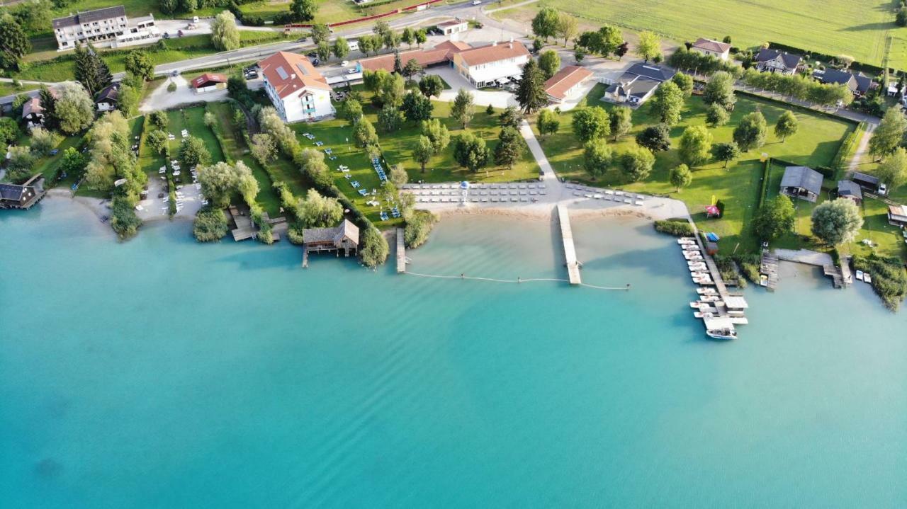 One-Bedroom Apartment Balcony Lake View